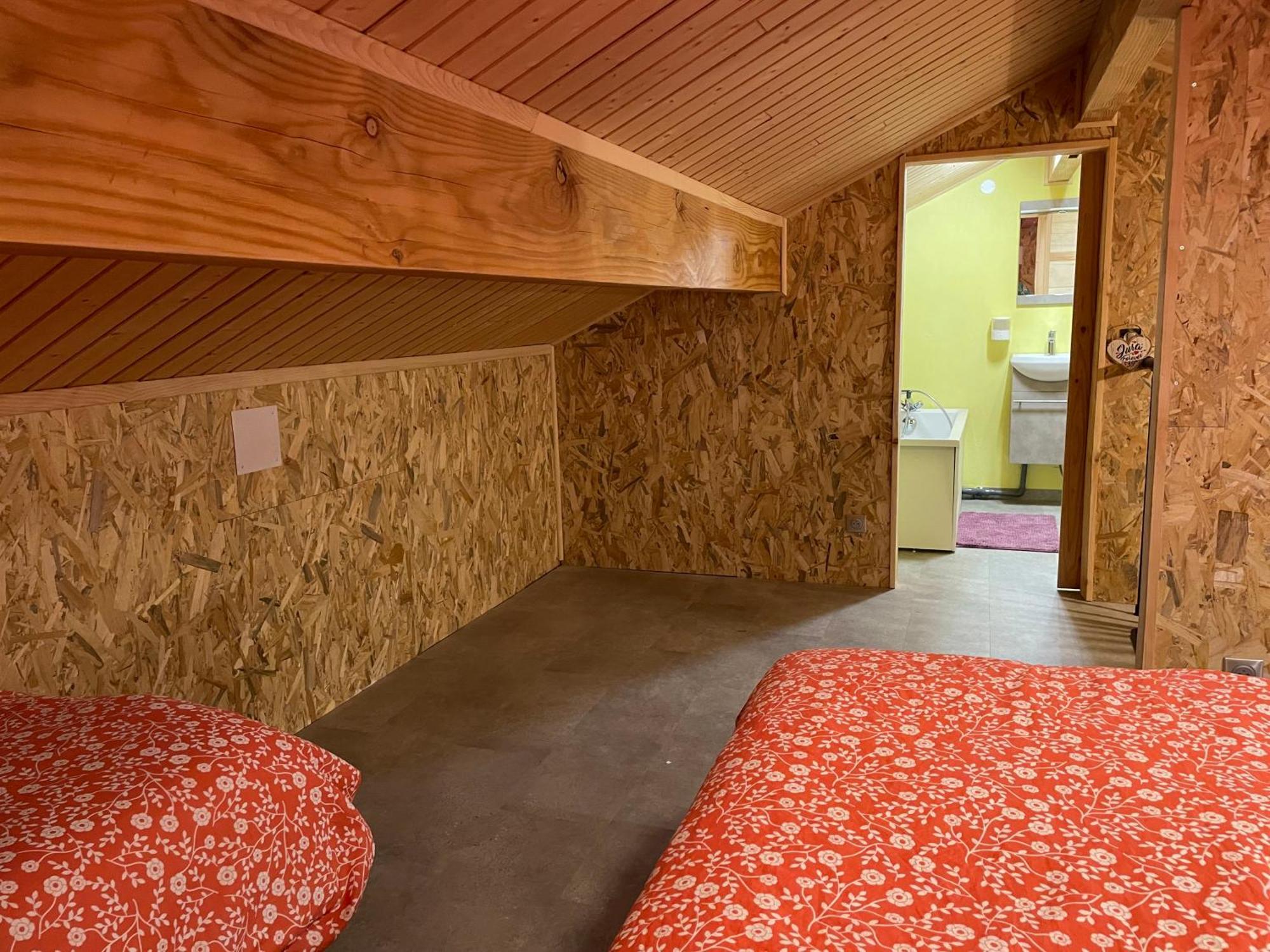 Montmorot La Ferme De Montard Bed & Breakfast エクステリア 写真